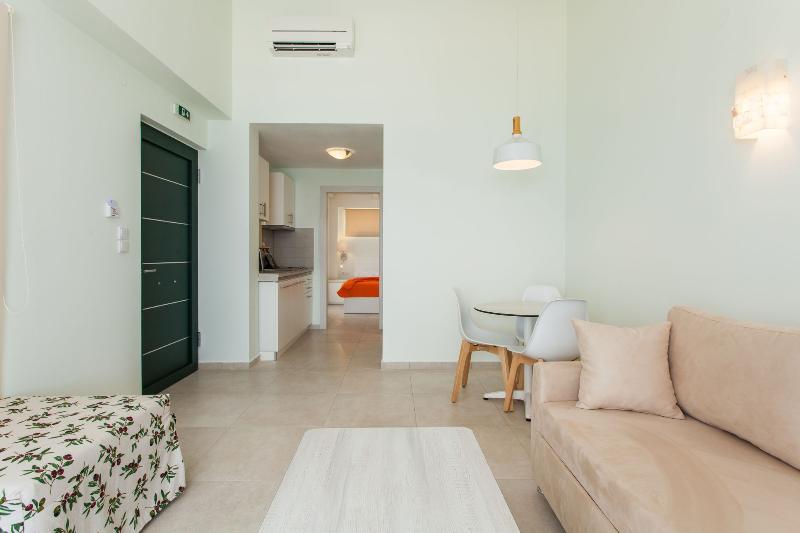 Elpiniki Luxury Apartments Nea Poteidaia Exterior foto